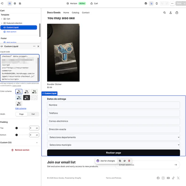 Editor de temas de Shopify con una sección Custom Liquid en el carrito y el formulario Datos de entrega con el botón Realizar pago